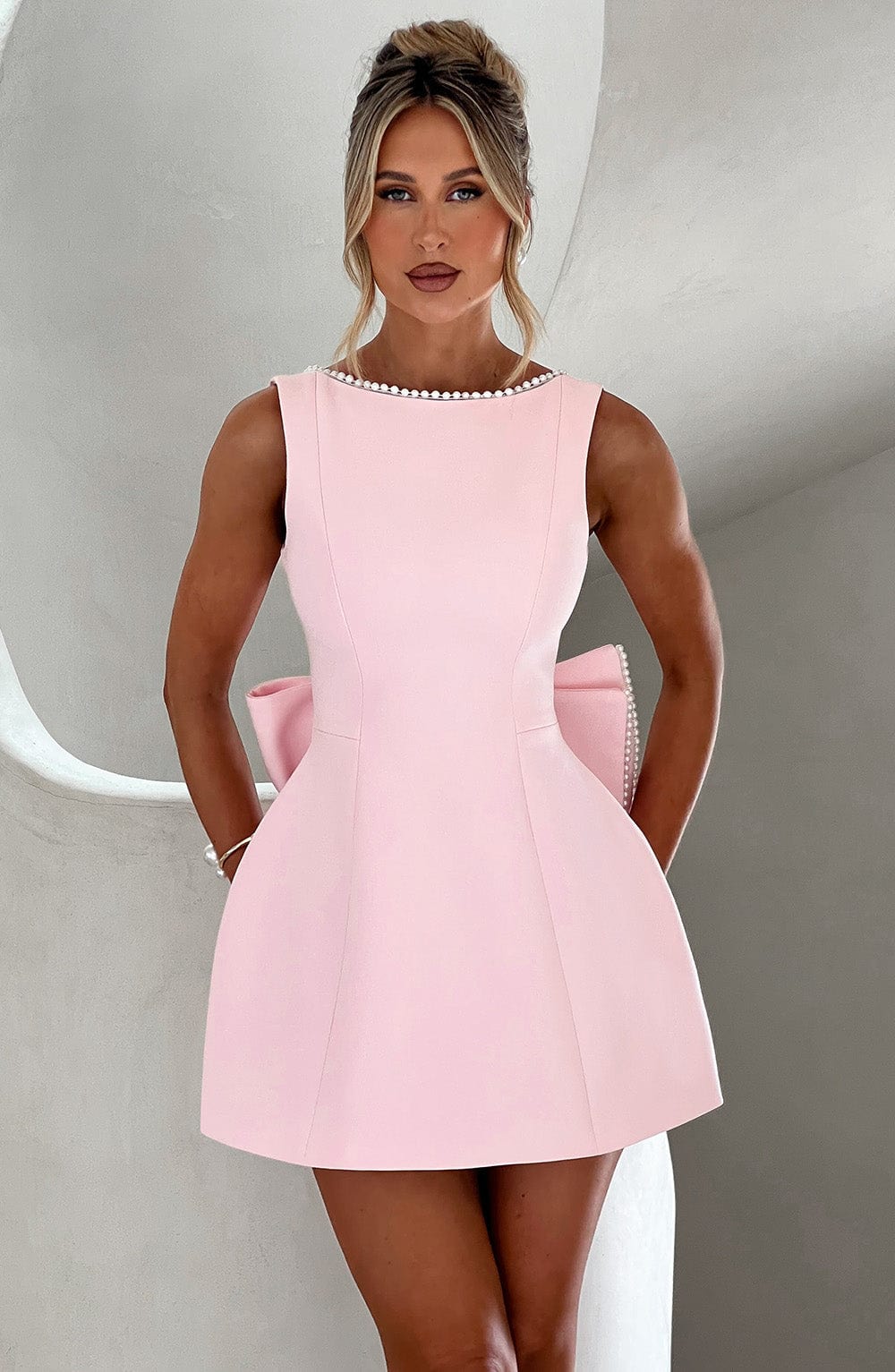Dames Mini Jurk met Pareldetails – Elegant & Feestelijk – Aurélie