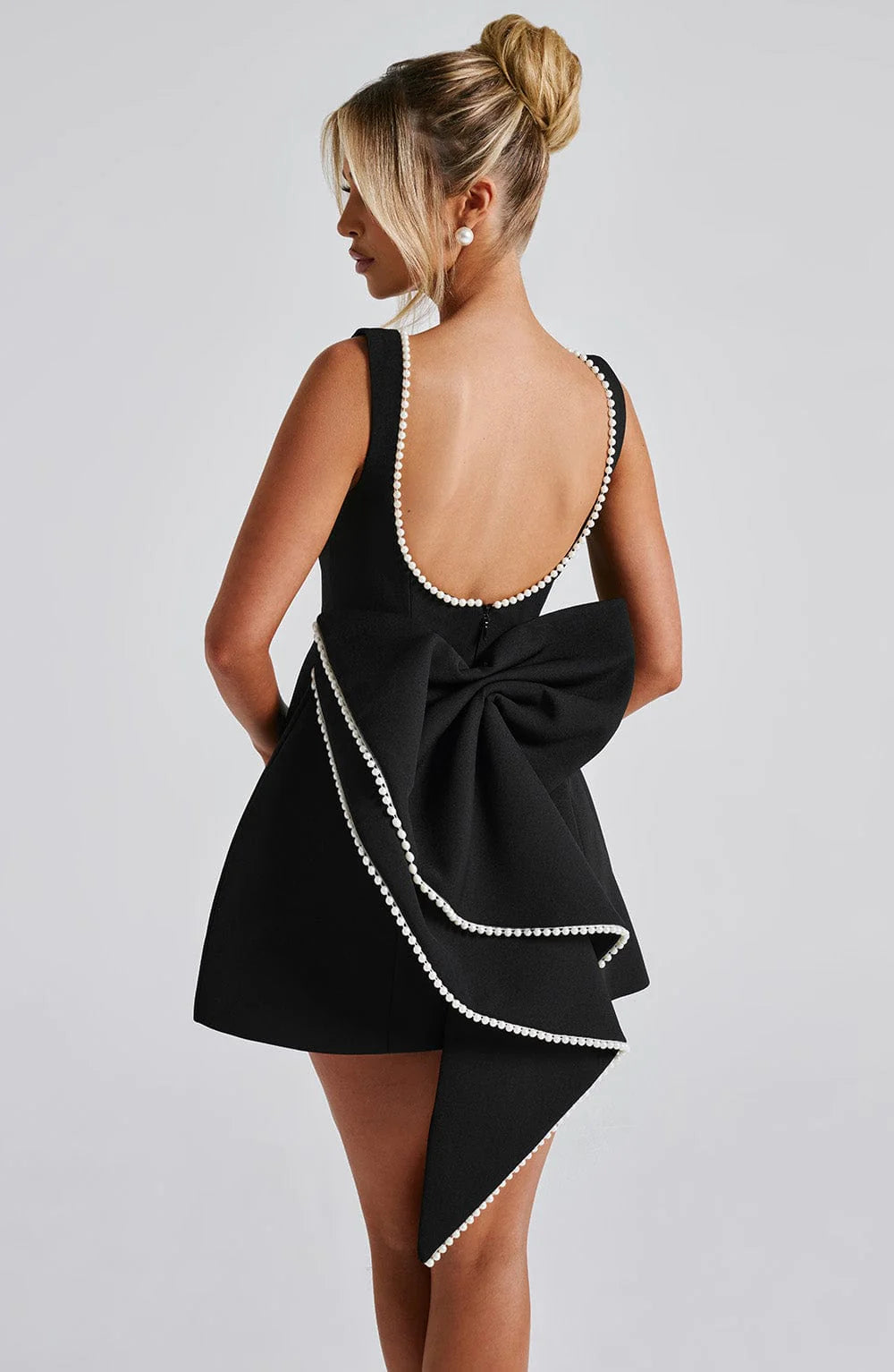 Dames Mini Jurk met Pareldetails – Elegant & Feestelijk – Aurélie
