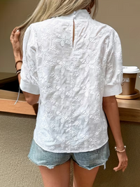Geborduurde Blouse met Opstaande Kraag – Elegant & Tijdloos – Ysavélore
