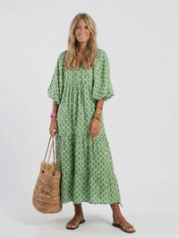 Dames Jurk met Groene Print en Lange Mouwen – Elegant & Vrouwelijk – Xymeraëlle