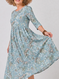 Midi Jurk met Bloemenprint en Driekwartmouwen – Romantisch & Vrouwelijk – Roselien