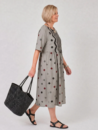 Midi Jurk met Mixed Print, Ronde Hals en Korte Mouwen – Luchtig & Veelzijdig – Mathéa