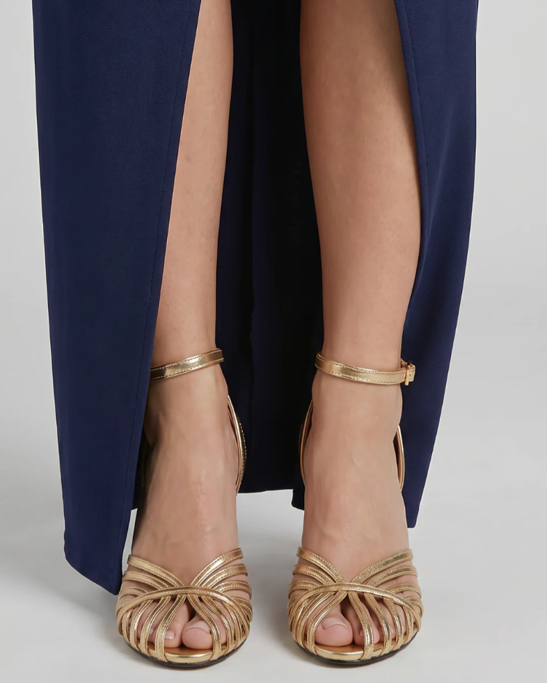 Metallic Hakkensandalen met Dunne Bandjes en Spitse Neus – Glamoureus & Verfijnd – Oriane