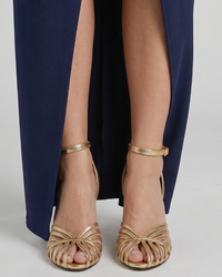 Metallic Hakkensandalen met Dunne Bandjes en Spitse Neus – Glamoureus & Verfijnd – Oriane