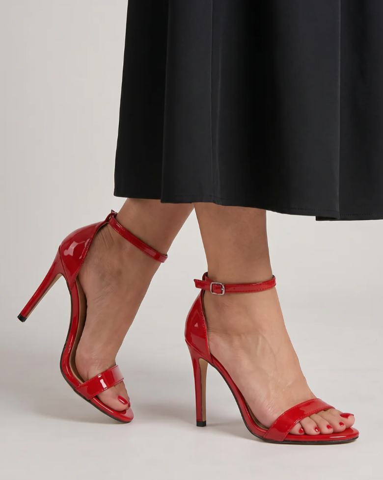 Rode Stiletto Sandalen met Open Neus en Enkelbandje – Verfijnd & Elegant – Sylvaine