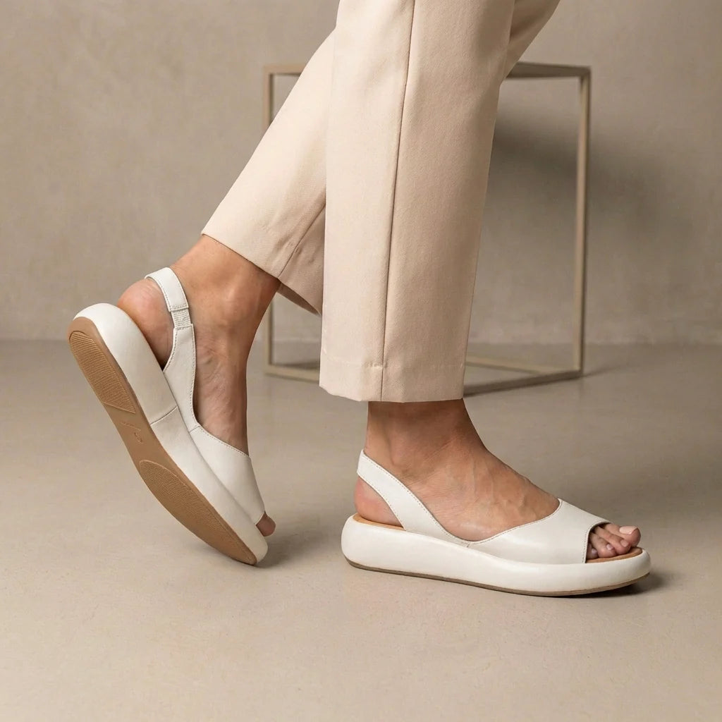 Peep-toe Slingback Sandalen met Gevormd Voetbed en Lichte Sleehak – Verfijnd & Zomers – Alexane
