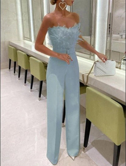 Feestelijke Jumpsuit met Verenaccent, Hoge Taille en Brede Pijpen – Opvallend & Elegant – Aliénor