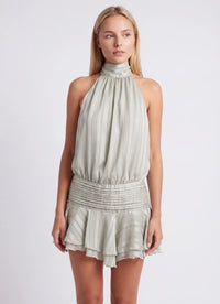 Halter Mini Jurk met Hoge Hals, Geplisseerde Rok en Open Rug – Speels & Zomers – Amaëlle