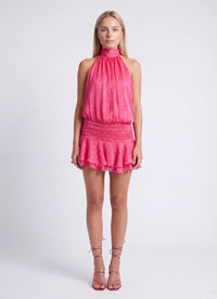 Halter Mini Jurk met Hoge Hals, Geplisseerde Rok en Open Rug – Speels & Zomers – Amaëlle