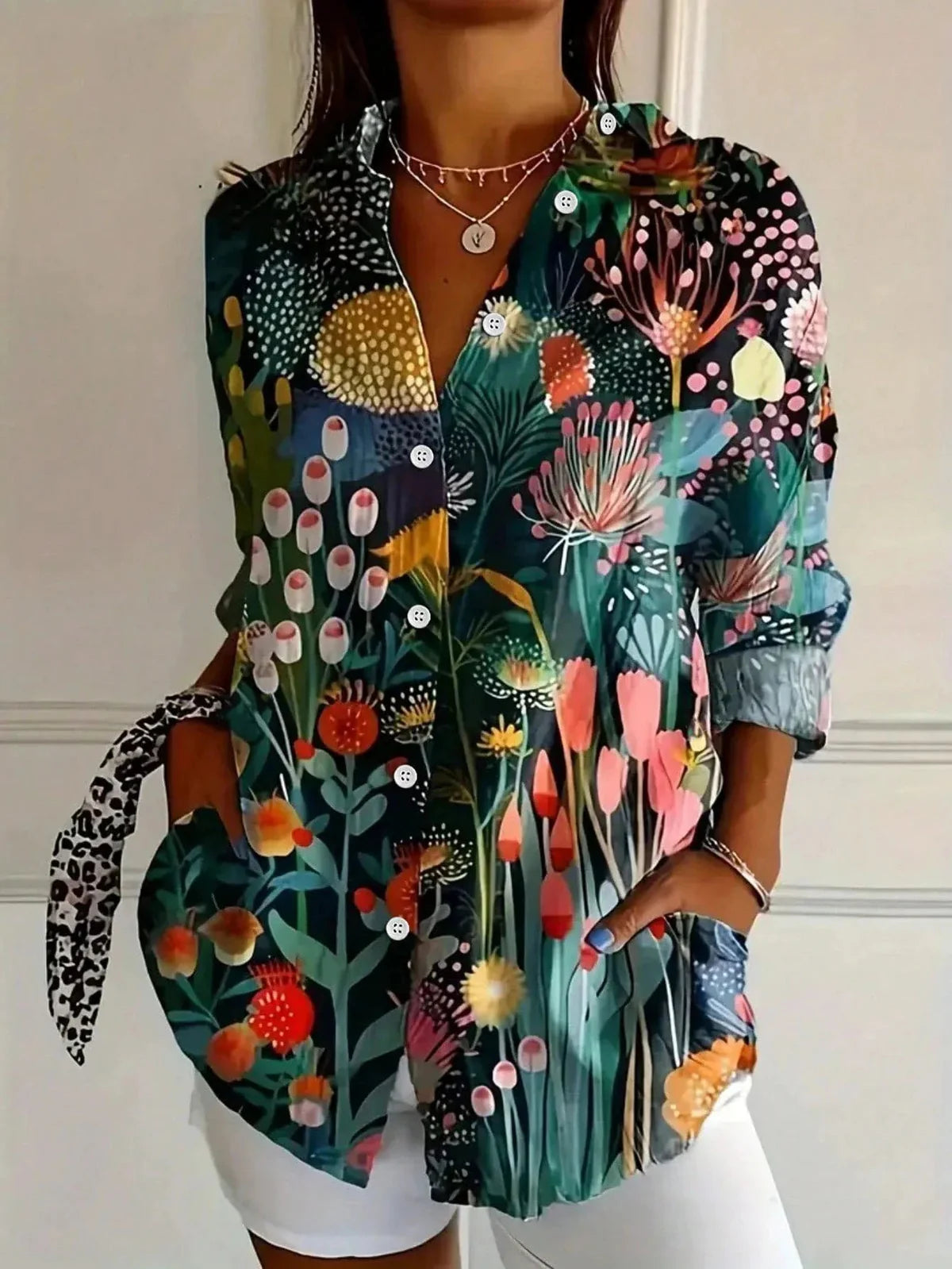 Dames Blouse met Bloemenprint en Knoopsluiting – Luchtig & Vrouwelijk – Amandeva