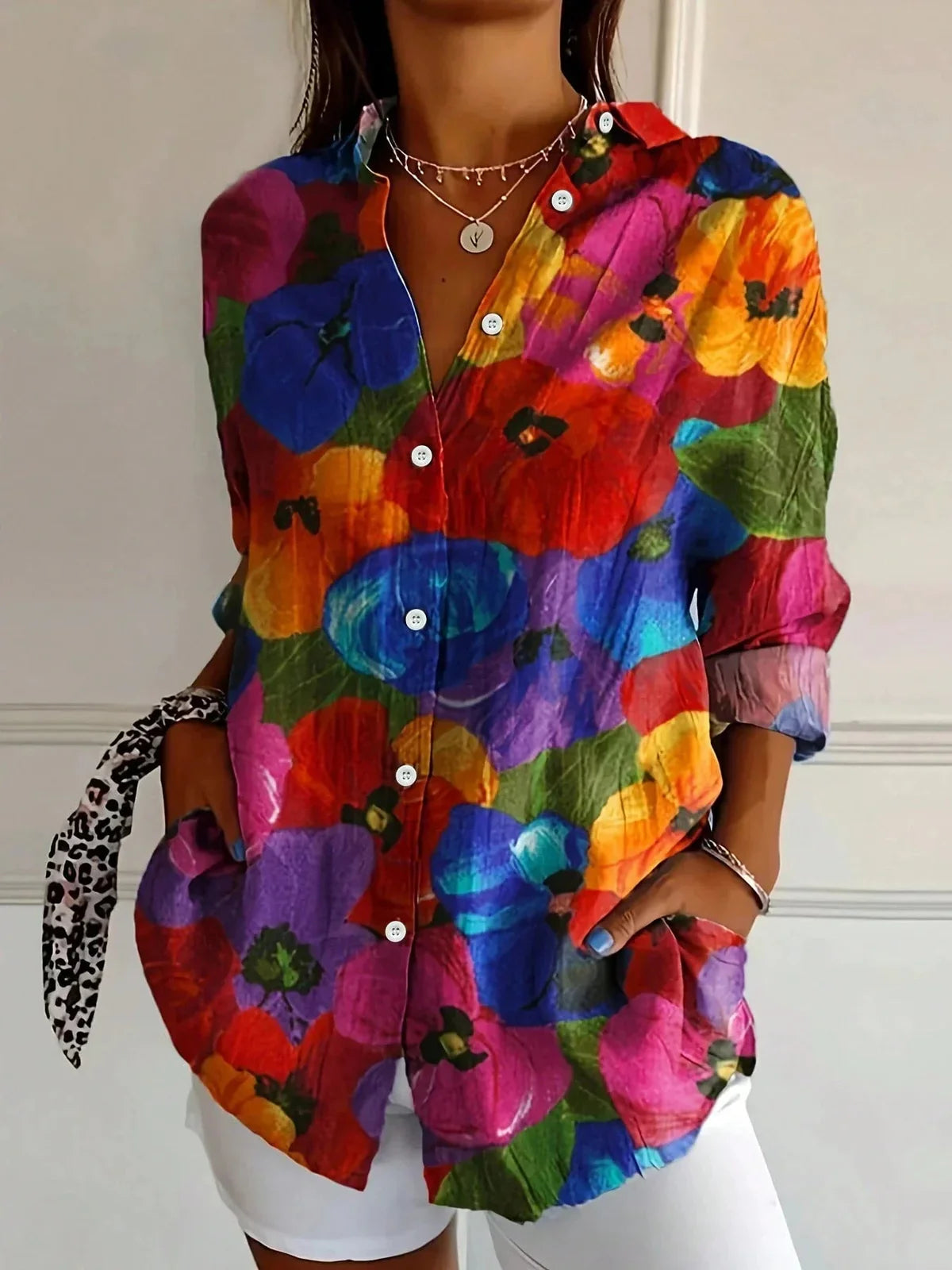 Dames Blouse met Bloemenprint en Knoopsluiting – Luchtig & Vrouwelijk – Amandeva
