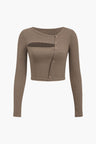 Bruine Asymmetrische Langarmtop met Cut-Out en Knoopdetails – Gedurfd & Vrouwelijk – Ambeline