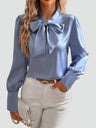 Satijnen Blouse met Strikdetail en Lange Mouwen – Chic & Tijdloos – Angéline