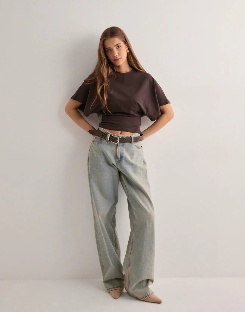 Crop Top met Wijde Mouwen en Geplooide Voorkant – Speels & Vrouwelijk – Linde