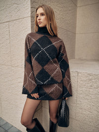 Oversized argyle coltrui en minirok in bruin, vooraanzicht