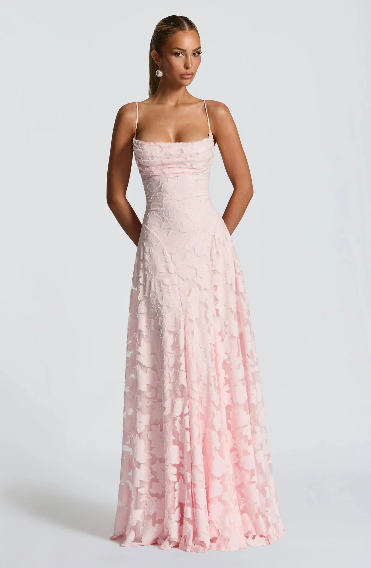 Dames maxi jurk met cowl hals en bloemenpatroon – elegant & vrouwelijk – Avirelle