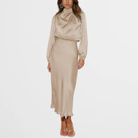 Midi Jurk met Satijnen Look, Hoge Hals en Lange Mouwen – Elegant & Feestelijk – Clotilde