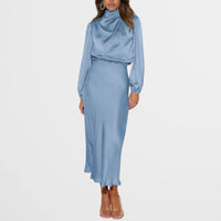 Midi Jurk met Satijnen Look, Hoge Hals en Lange Mouwen – Elegant & Feestelijk – Clotilde