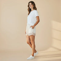 Satijnen Shorts met Kantafwerking en Elastische Tailleband – Elegant & Zacht – Coralie