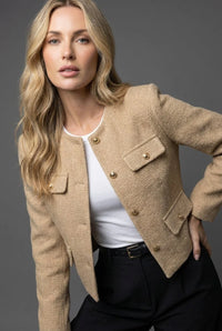 Khaki dames blazer met gestructureerde tweedlook en klepzakken op de borst