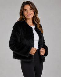 Zwarte cropped dames jas van imitatiebont met ronde halslijn