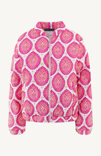 Productfoto van de roze doorgestikte damesjas met print