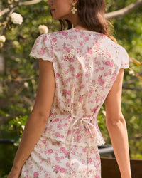 Roze Blouse met Bloemenborduursel en Knoopsluiting – Verfijnd & Vrouwelijk – Doortje
