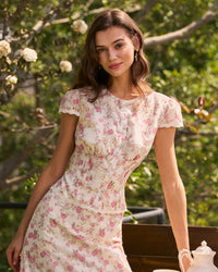 Roze Blouse met Bloemenborduursel en Knoopsluiting – Verfijnd & Vrouwelijk – Doortje