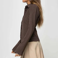 Dames retro blouse met klassieke kraag en knoopsluiting – elegant & vrouwelijk – Esméline