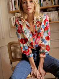 Dames blouse met bloemenprint en knoopsluiting – elegant & luchtig – Floréanne