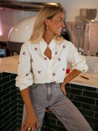 Blouse met Bloemenprint en Licht Aansluitende Pasvorm – Elegant & Vrouwelijk – Floriane