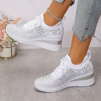 Witte sneaker met ingeweven ruitpatroon en metallic streep