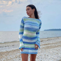 Blauw gestreepte gebreide mini-jurk met klokmouwen, vooraanzicht