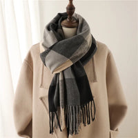 Brede blokruit sjaal dames met franjes in zwart, grijs en beige