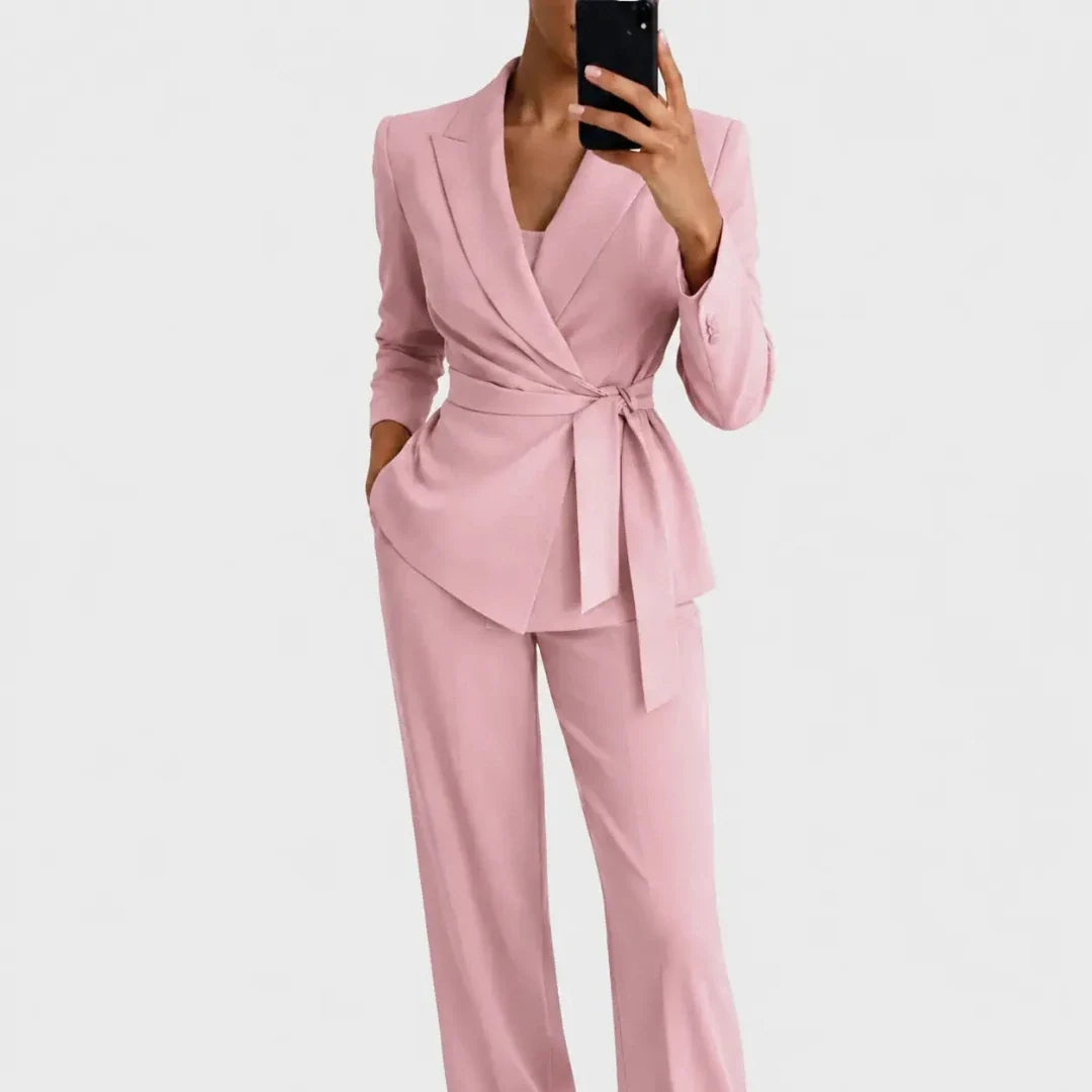 Lichtroze broekpak dames met blazer met strikceintuur en wijde pantalon