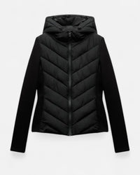 Zwarte dames puffer jas met chevron watering op voorpand en rug