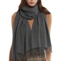 Glanzende pashmina sjaal voor dames in donkergrijs met korte franjes