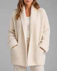 Grofgeribd dames vest met sjaalkraag in crème, vooraanzicht
