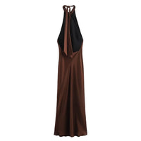 Bruine Halter Maxi Jurk met Satijnen Look en Open Rug – Elegant & Feestelijk – Hortense