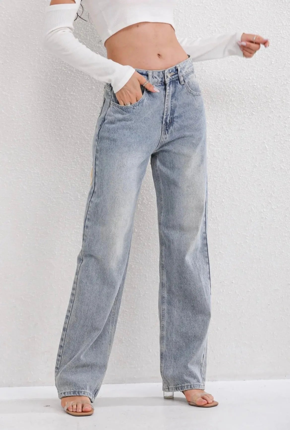 Vintage Ripped Jeans met Patchwork Detail – Edgy & Uniek – Indra