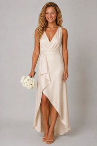 Asymmetrische Midi Jurk met Diepe V-hals – Elegant & Modern – Inès
