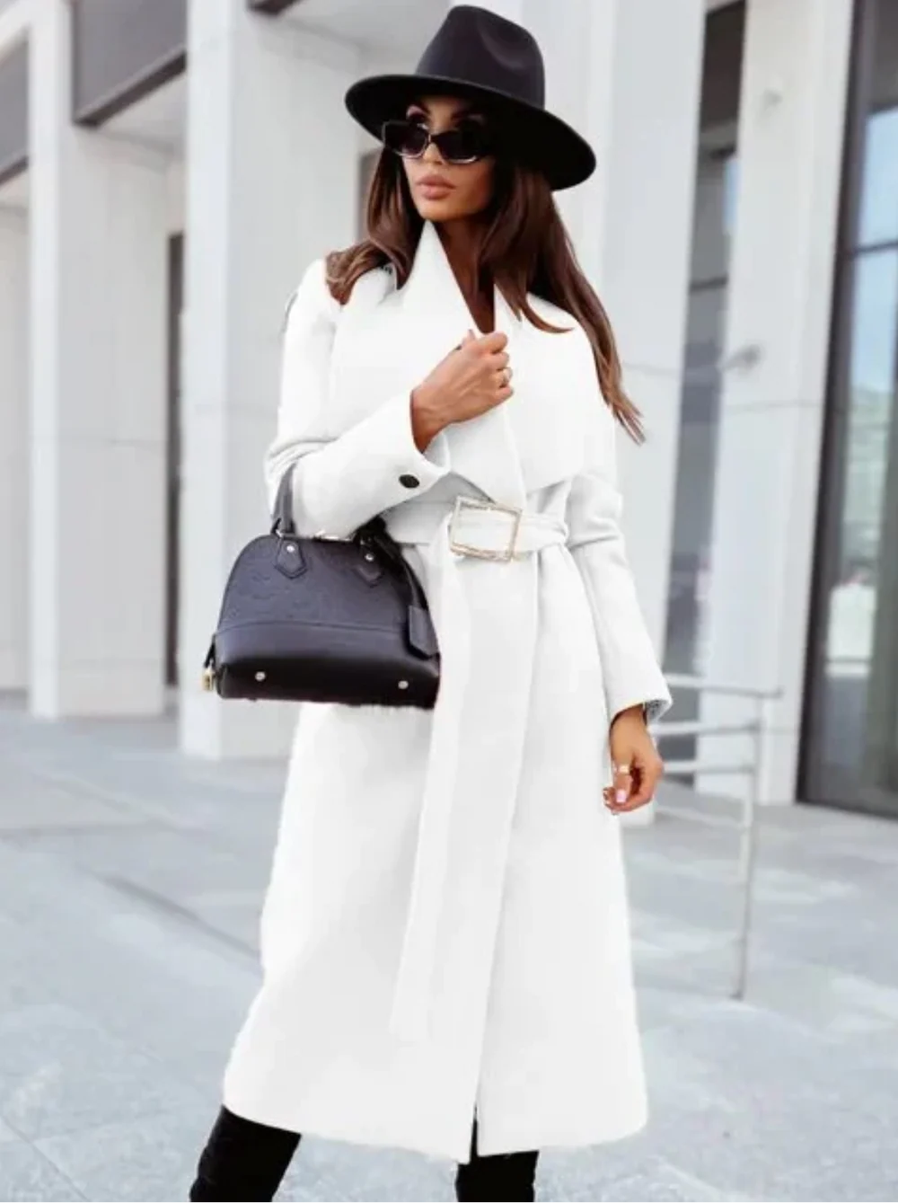 Witte lange dames trenchcoat met ceintuur