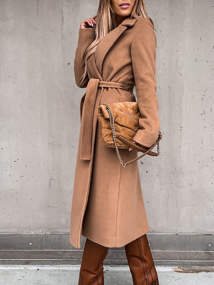 Lange omslagjas met strikceintuur voor dames in camel