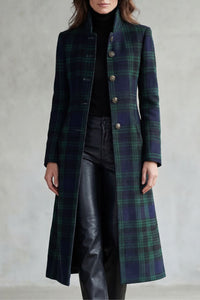 Lange tartan mantel dames blauwgroen met staande kraag, vooraanzicht dicht geknoopt