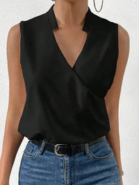 Mouwloze Zomerse Top met Overslag V-hals en Soepele Pasvorm – Elegant & Veelzijdig – Lisandre