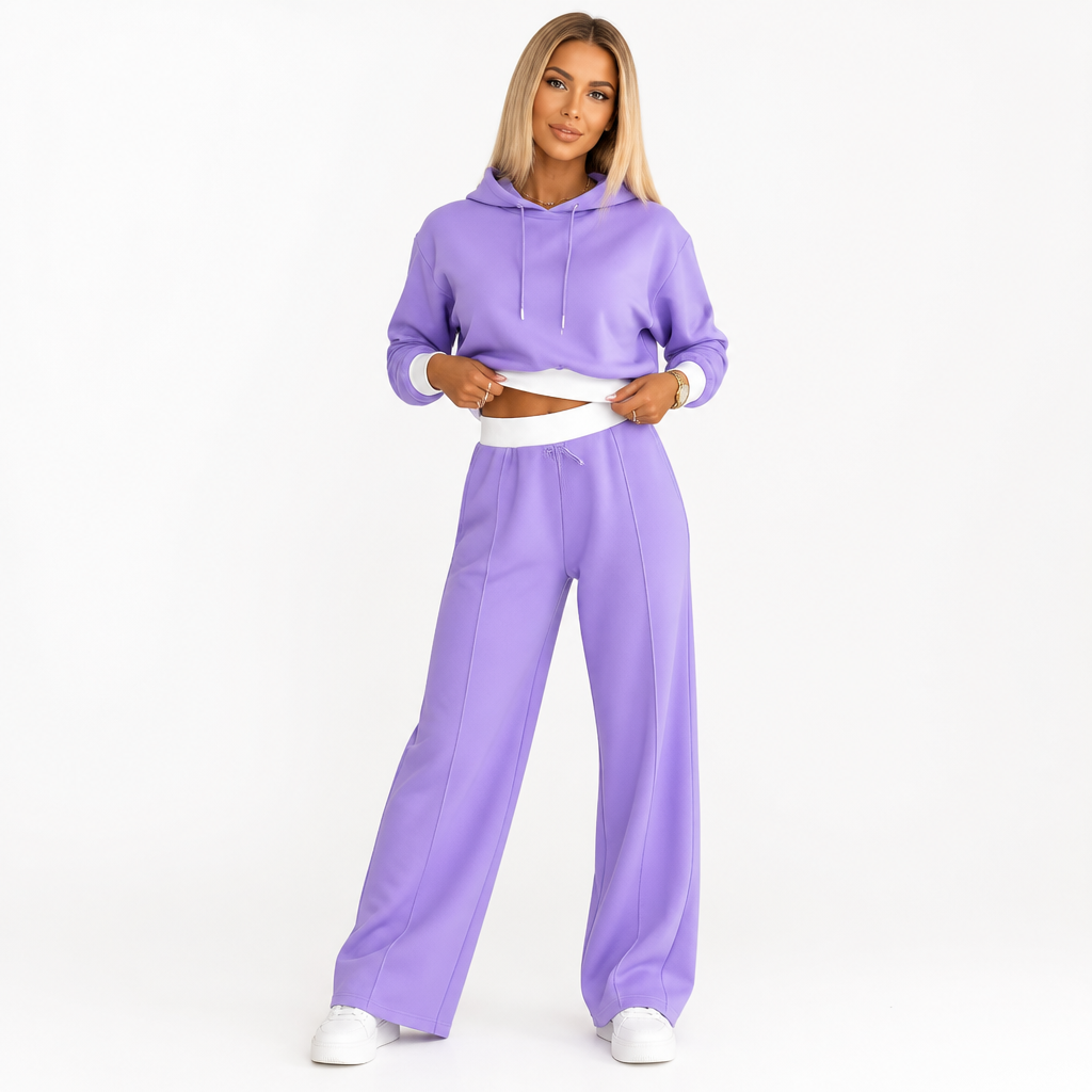 Lila tweedelige loungeset met cropped hoodie en wijde broek, vooraanzicht