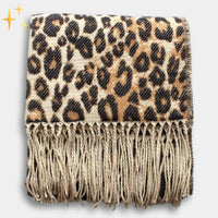 Luipaardprint en franjes van de oversized dames sjaal