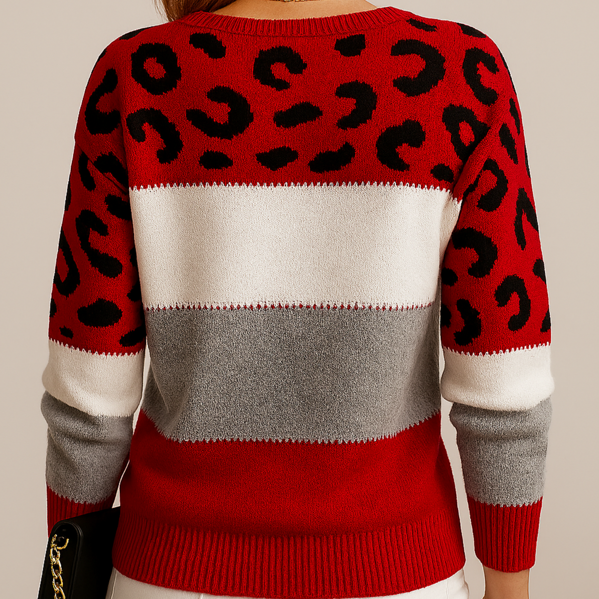 Rode gebreide dames trui met luipaardprint en colourblock, achteraanzicht