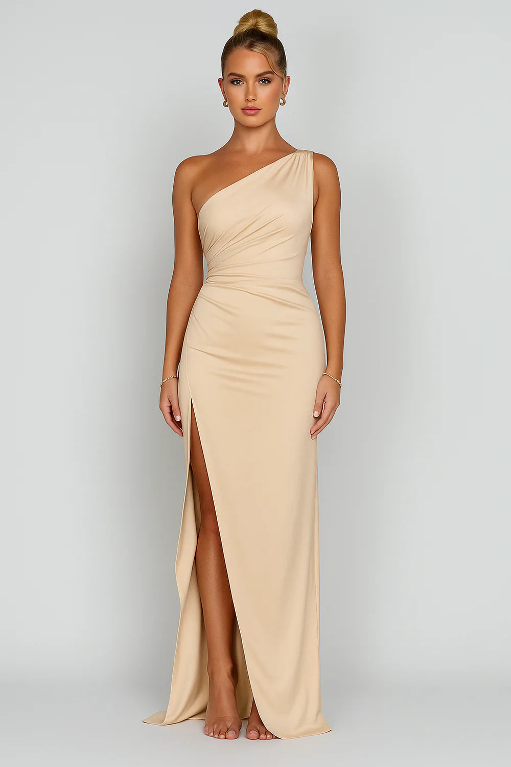 Satijnen One Shoulder Maxi Jurk – Elegant & Verfijnd – Lysenne
