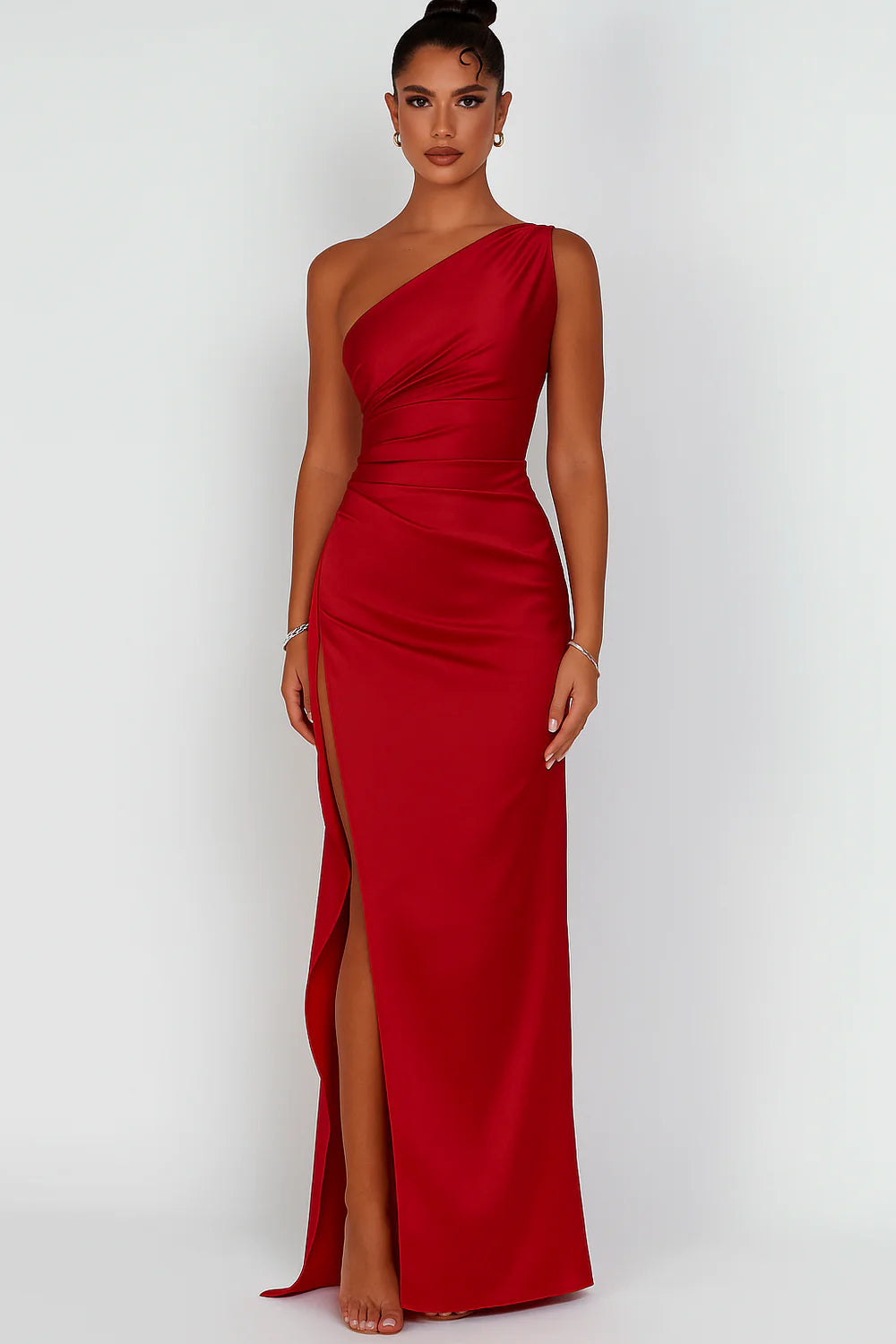 Satijnen One Shoulder Maxi Jurk – Elegant & Verfijnd – Lysenne